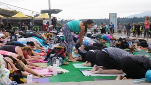IMGP4795 Lululemon Seawheeze Half Marathon 2015 Free Nooner Yoga Class Vancouver Erin Anderson
