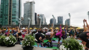 IMGP4798 Lululemon Seawheeze Half Marathon 2015 Free Nooner Yoga Class Vancouver Erin Anderson