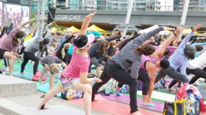 IMGP4814 Lululemon Seawheeze Half Marathon 2015 Free Nooner Yoga Class Vancouver Erin Anderson
